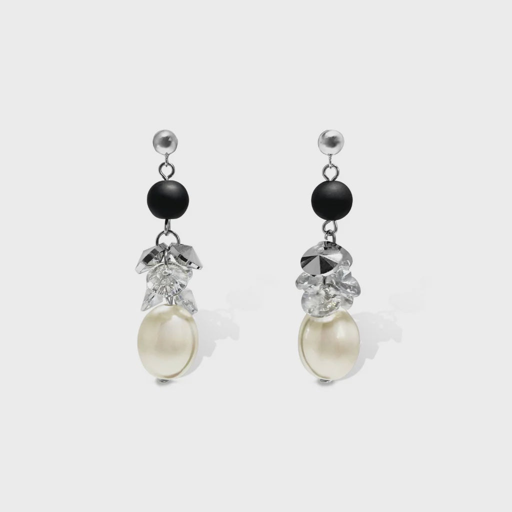 Perle Black Bead w White Pearl Stud Earrings - Fabuleux Vous