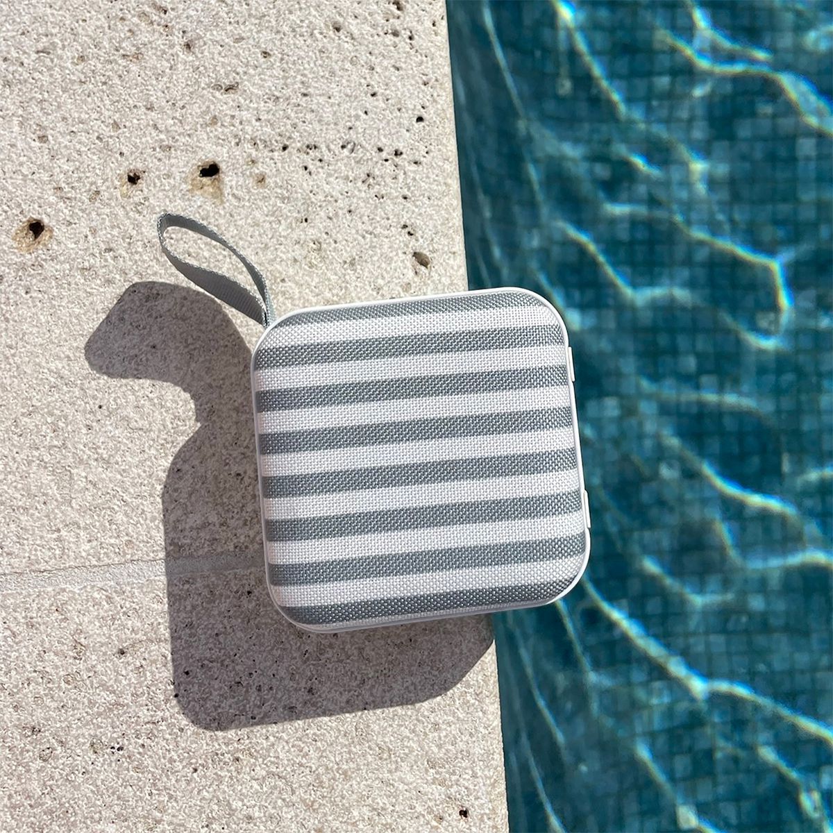 Portable Speaker Vacay Olive Stripe - Sunnylife