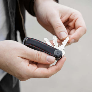 Orbitkey Key Organiser Crazy-House Black leather with red stitching