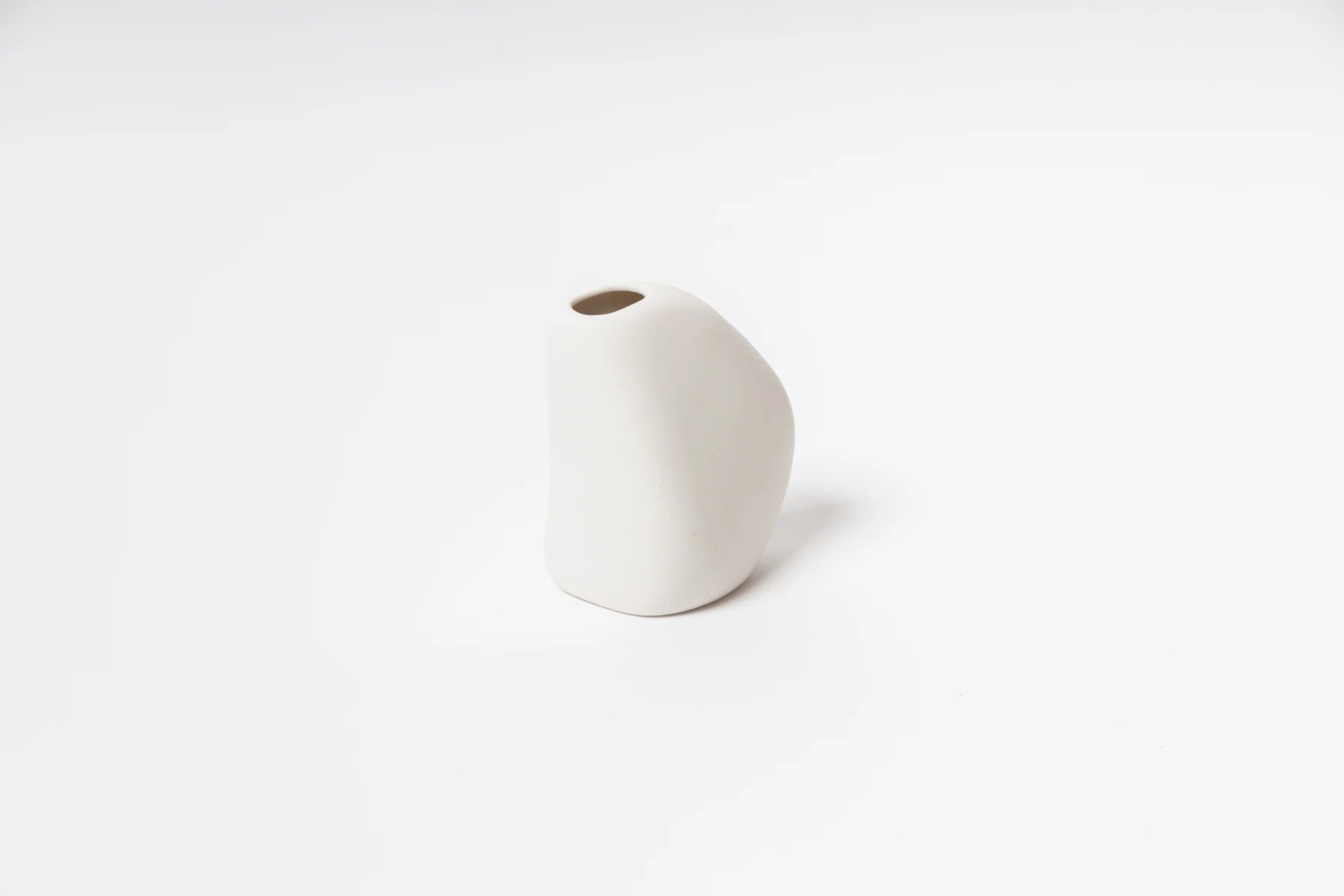 Ned Collections White Pipi Harmie Vase